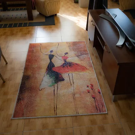 дени Apartment *