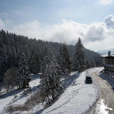 дени Apartment Pamporovo